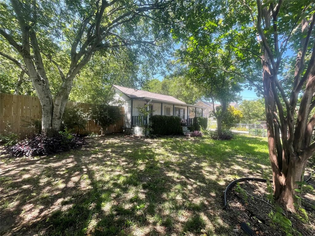 611 Crestside Drive, Duncanville