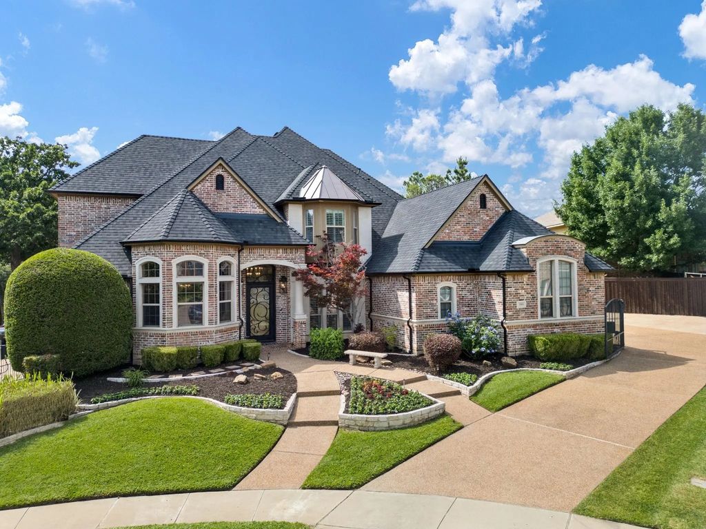 1104 Riverwalk Court, Colleyville
