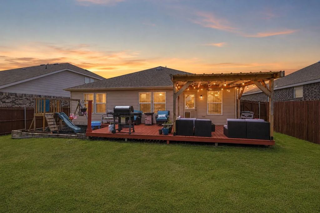 6024 Misty Breeze Drive, Fort Worth