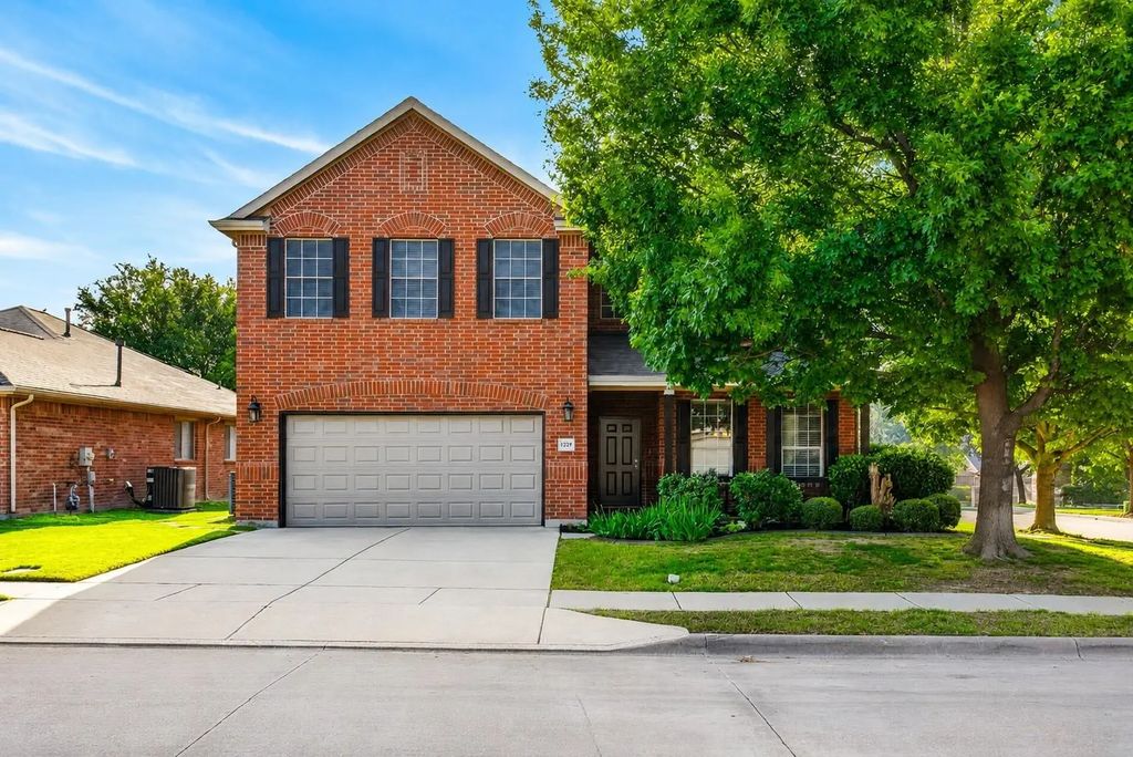 1229 Hickory Bend Lane, Fort Worth