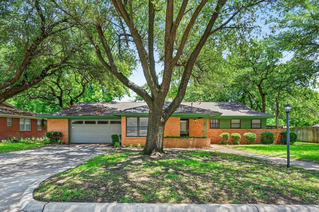 1271 N Wildwood Drive, Stephenville