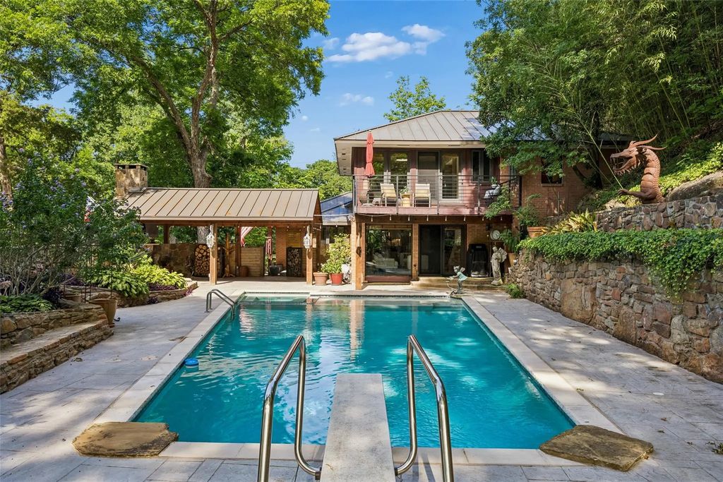 404 W Greenbriar Lane, Dallas