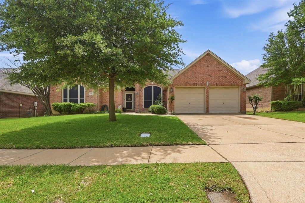2110 Perry Drive, Mansfield