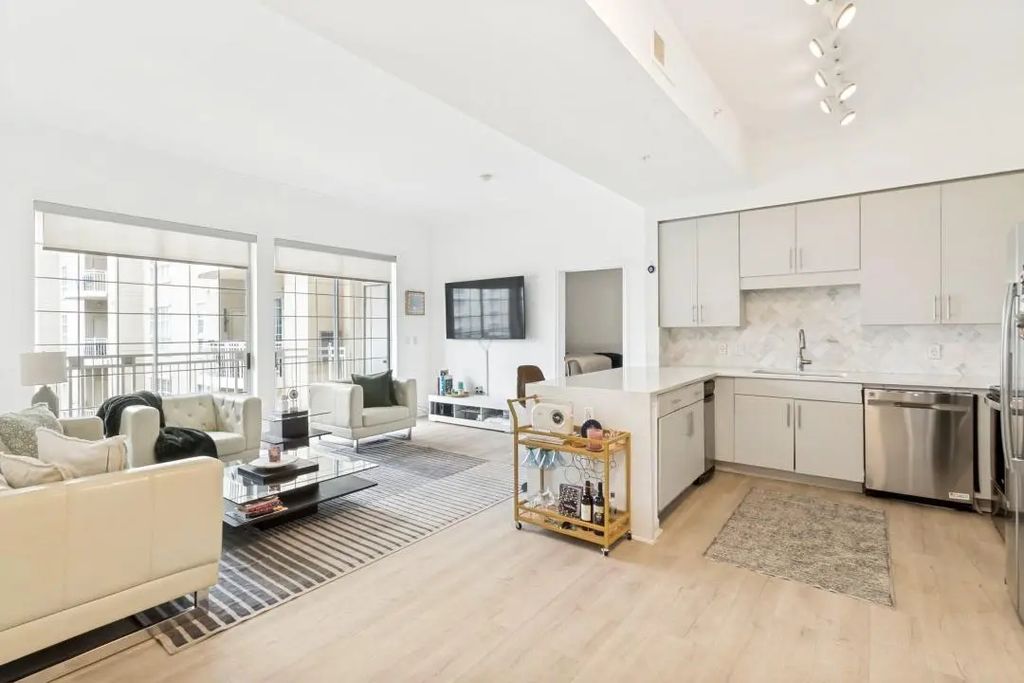 3225 Turtle Creek Boulevard 1229, Dallas
