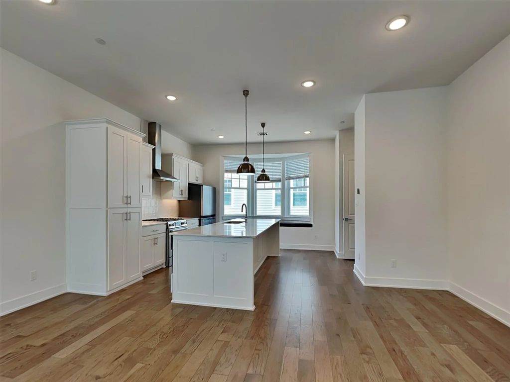 645 N Tyler Street 302, Dallas