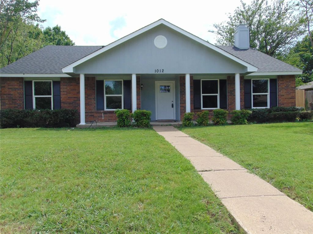 1012 Opal Drive, DeSoto