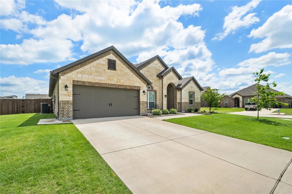 200 Beechcraft Court, Caddo Mills