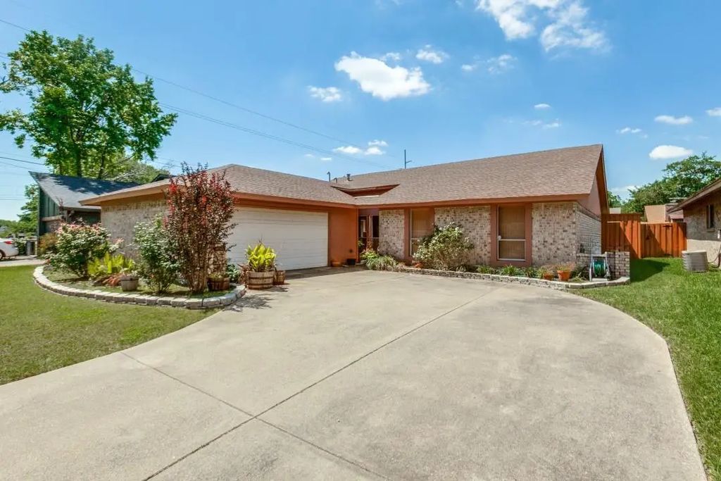 2205 Phoenix Drive, Garland