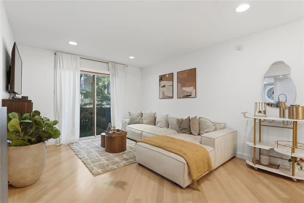 4859 Cedar Springs Road 244, Dallas
