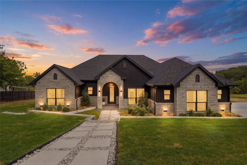 208 N Mountain Ridge, Cresson