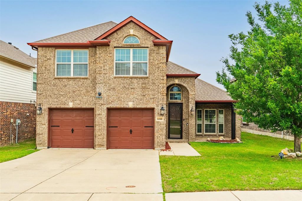 8308 Blue Periwinkle Lane, Fort Worth