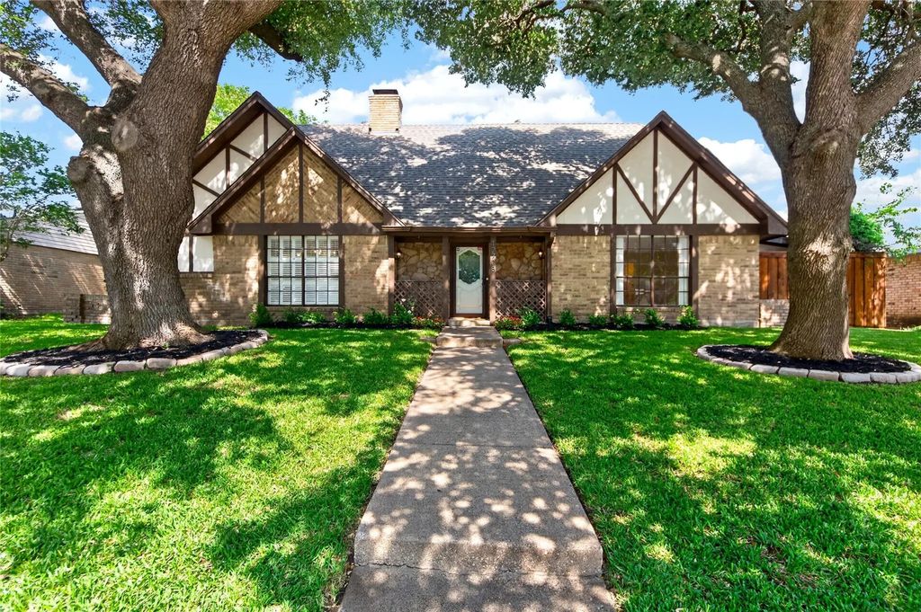12708 Whispering Hills Drive, Dallas
