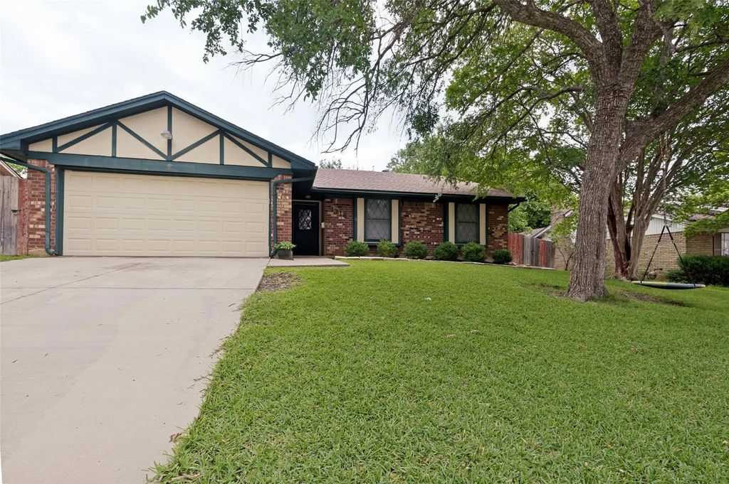 1318 Halifax Street, Grand Prairie