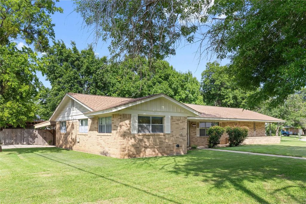 2100 14th Street, Brownwood