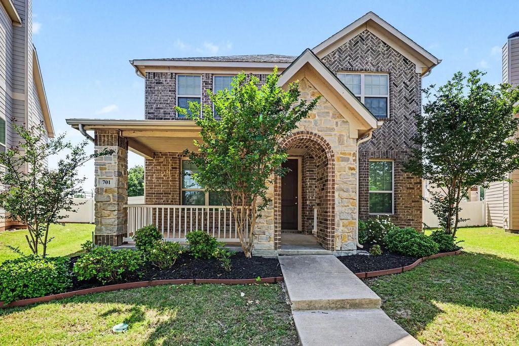 701 Whitemarsh Drive, Aubrey