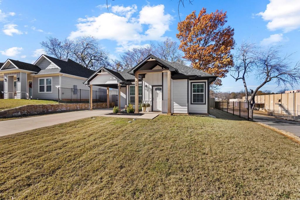 759 N Eddy Avenue, Denison