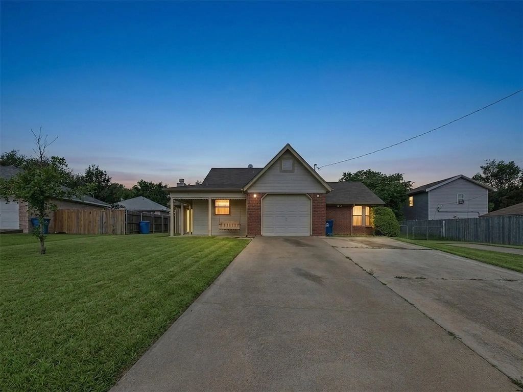2409 County Road 805b, Keene