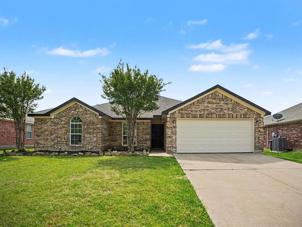 636 Dover Heights Trail, Mansfield
