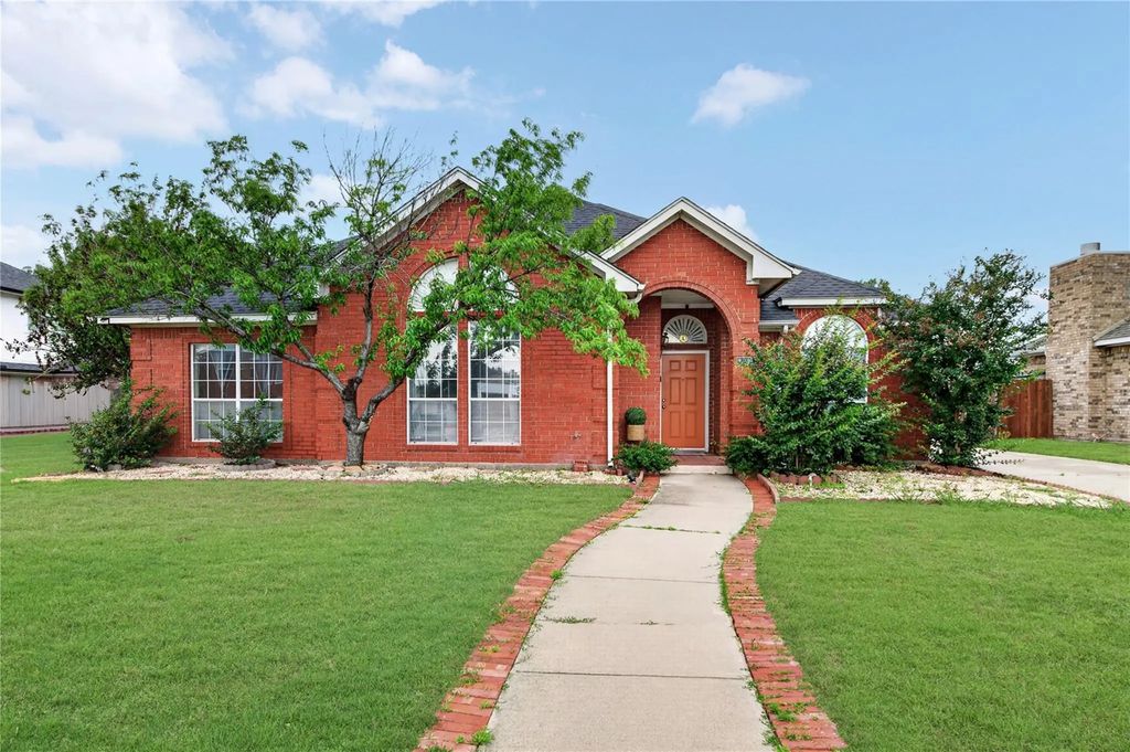 2205 Davin Drive, Carrollton