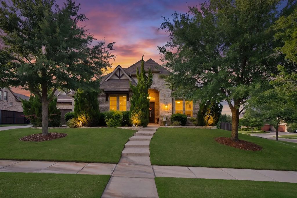 669 Meadow Creek Drive, Keller