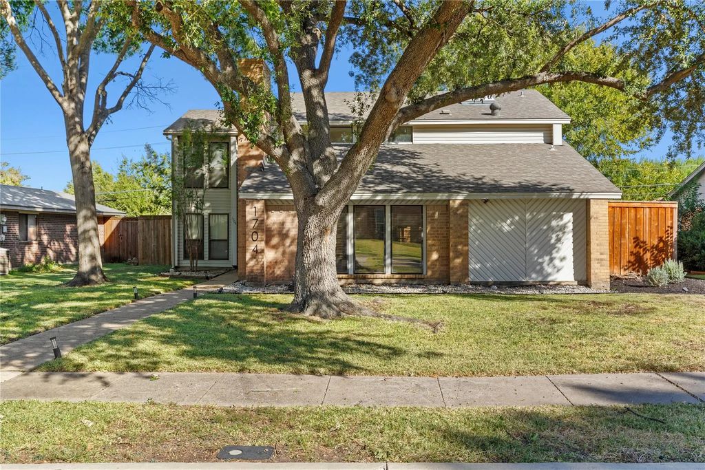 1704 Elk Grove Drive, Richardson