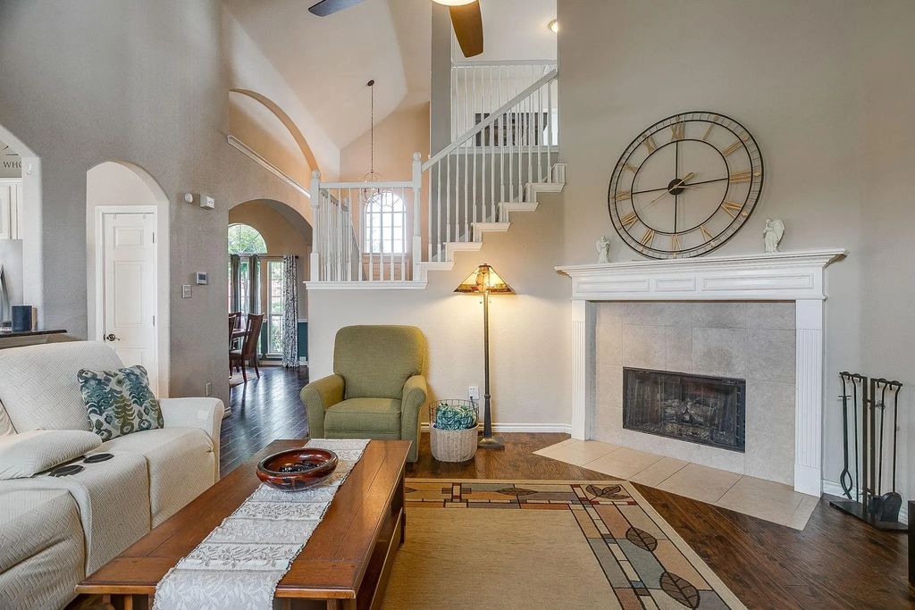 5424 Meadow Valley Drive, Fort Worth