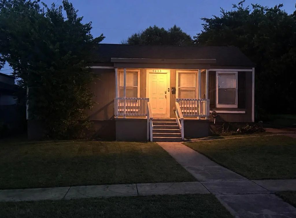 5633 Curzon Avenue, Fort Worth