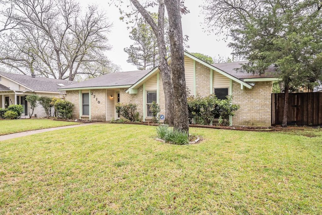2710 Ashglen Drive, Garland