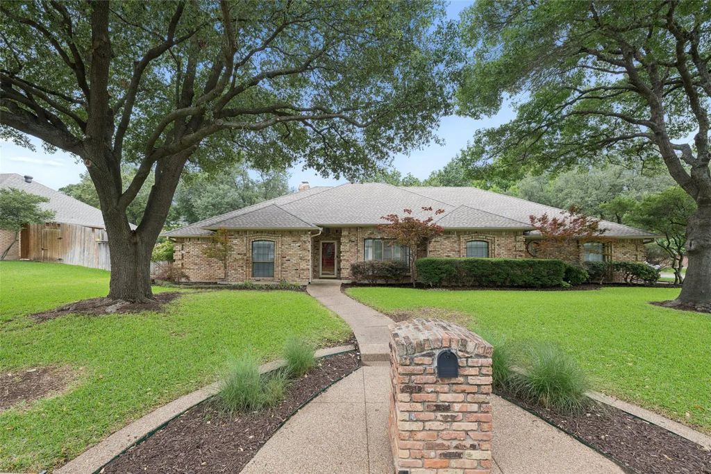 7300 Wind Chime Drive, Fort Worth