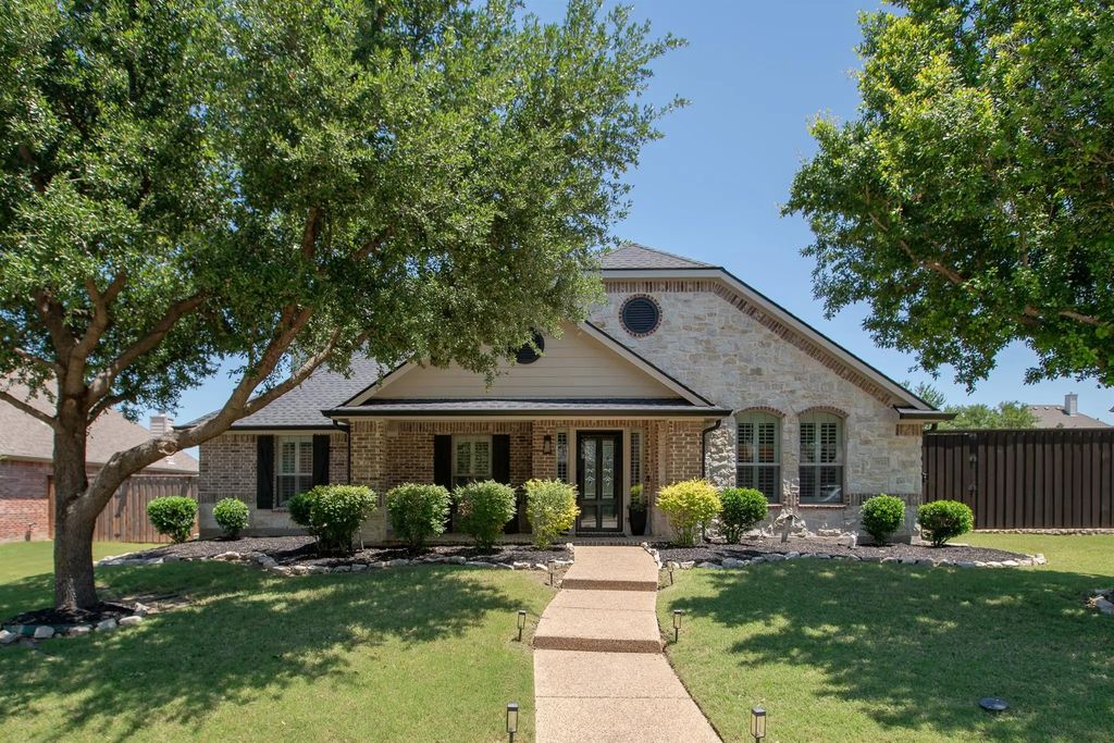 7822 Glencrest Drive, Sachse
