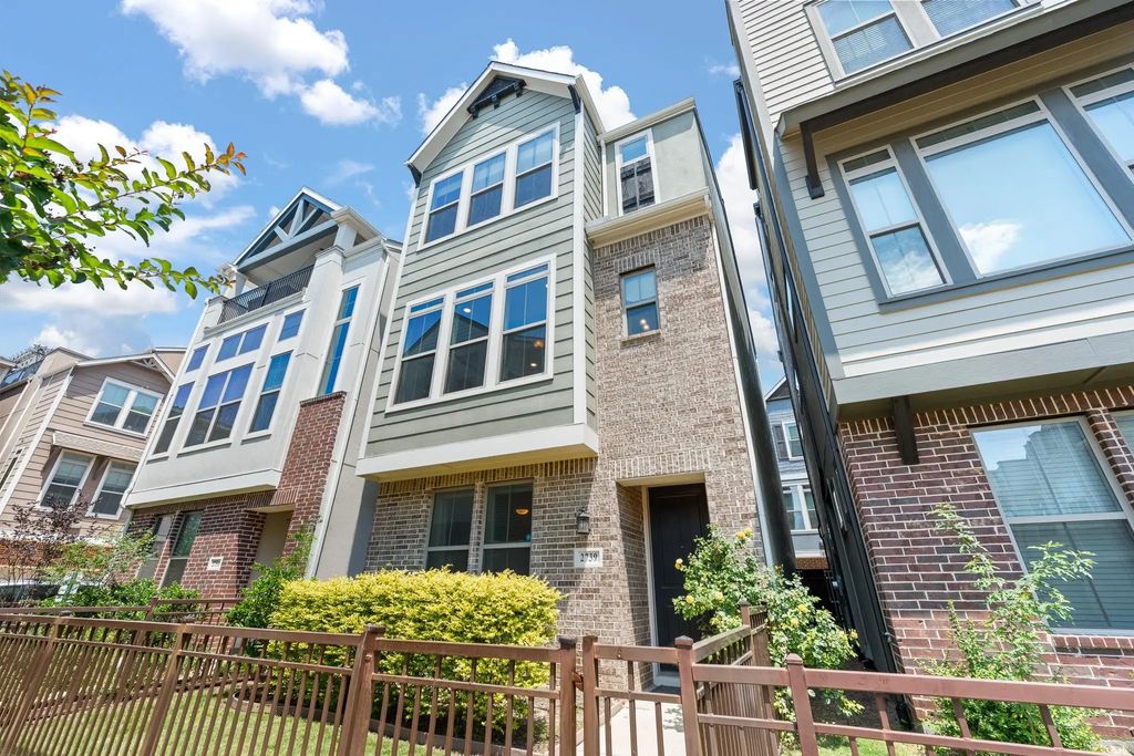 2739 Flowering Peach Lane, Dallas