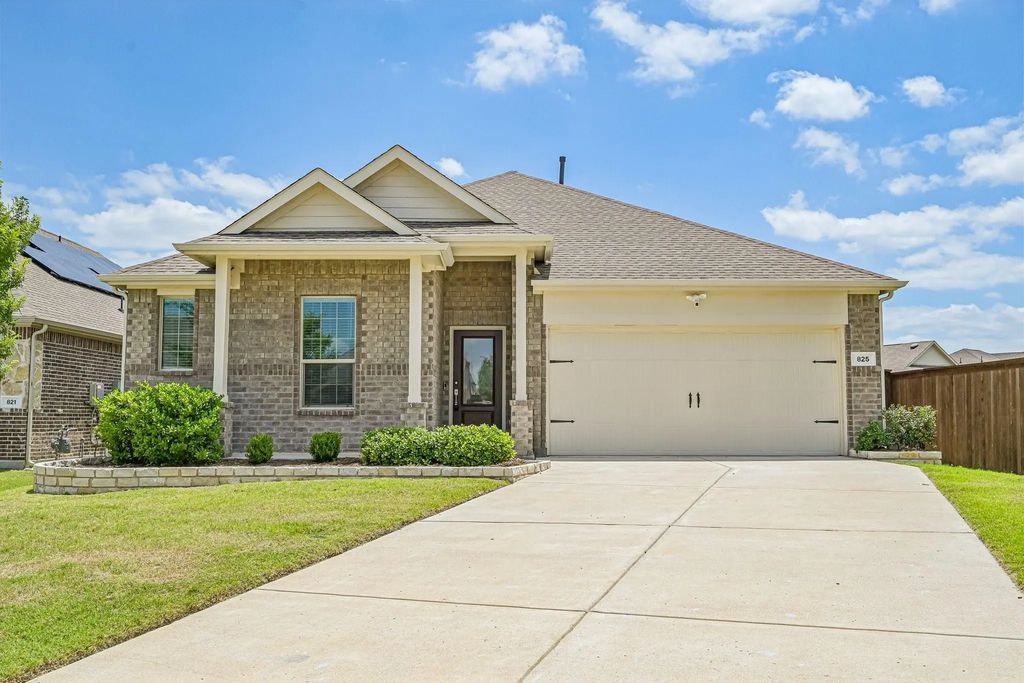 825 Tulip Court, Forney