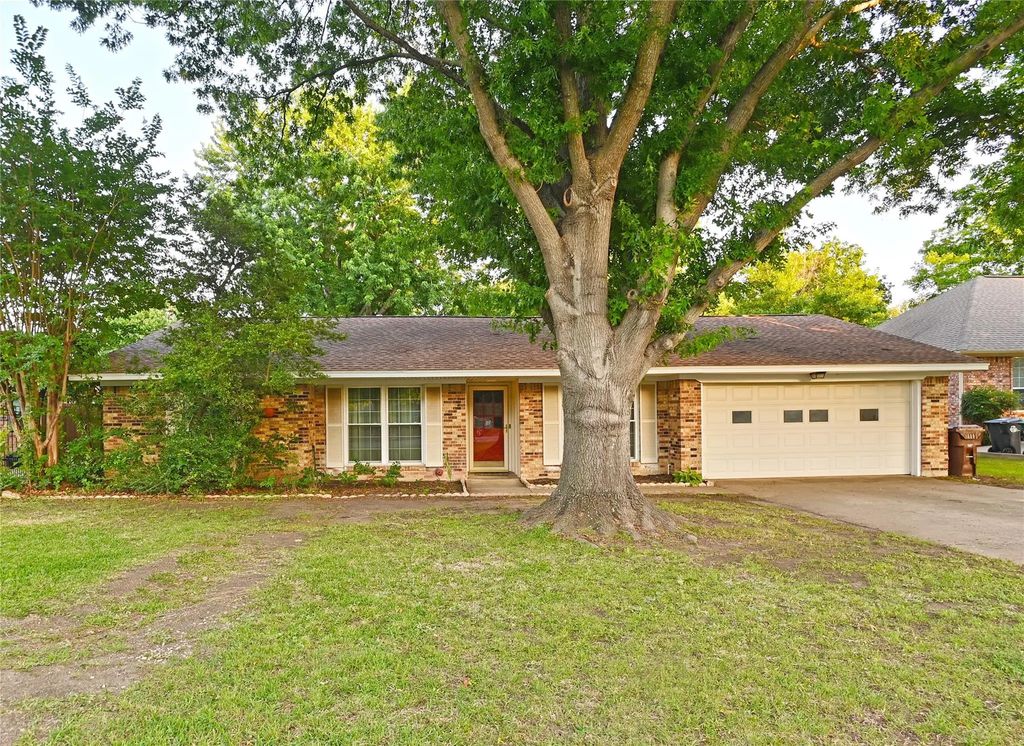 1416 E Windsor Drive, Denton