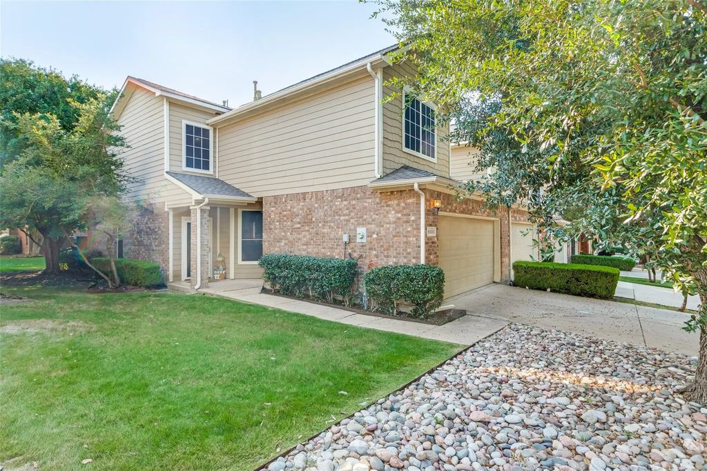 8600 Hunters Trace Lane, Plano