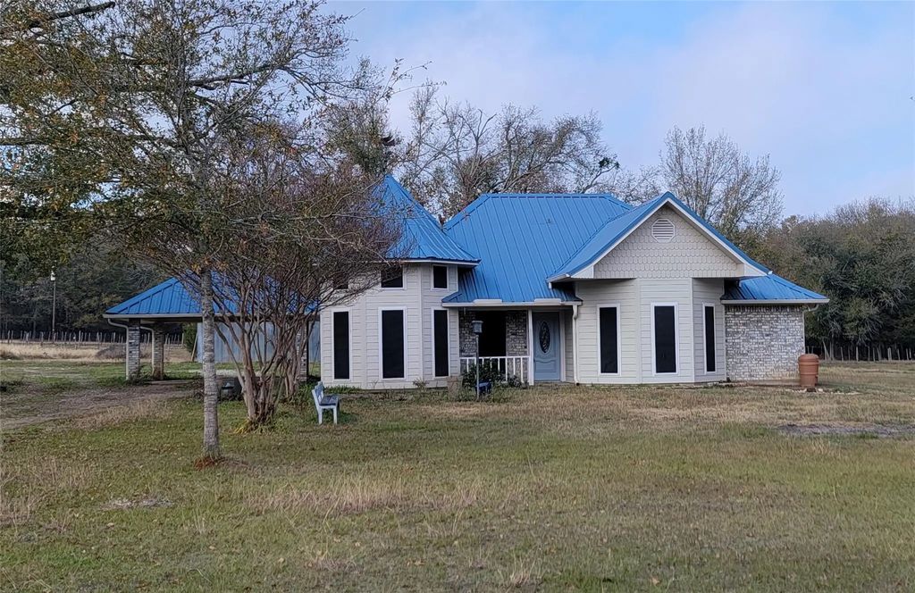 126 Private Road 473, Teague