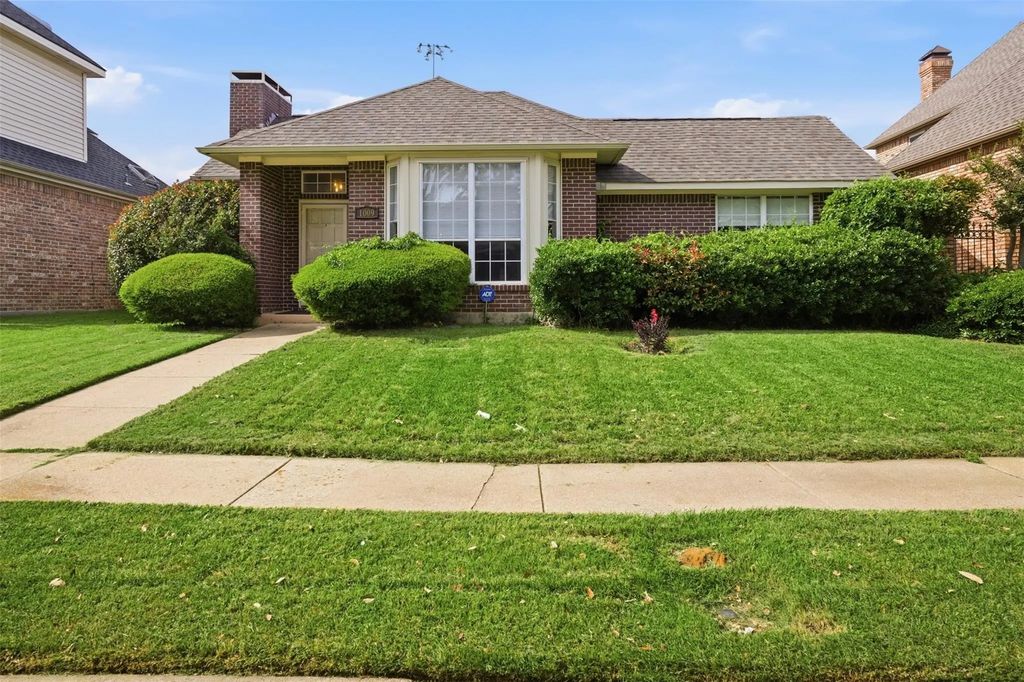 1009 Mccoy Drive, Irving
