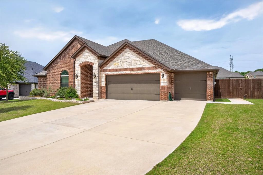 2504 Pinyon Hills Court, Burleson