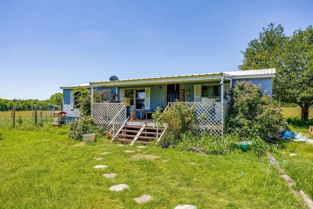 1100 Knob Road, Springtown