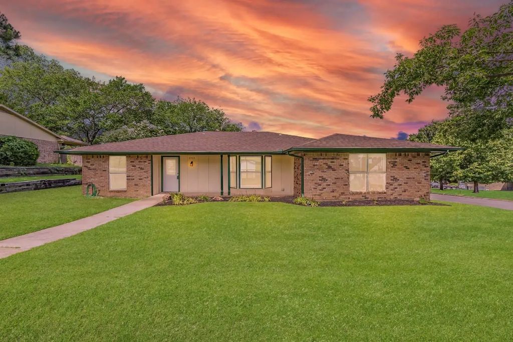 1719 Sagebrush Trail, Grapevine