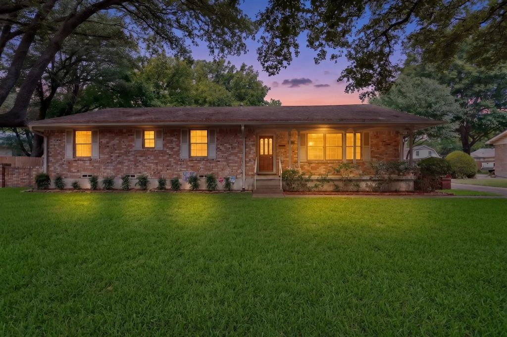 521 Kathy Drive, Mesquite