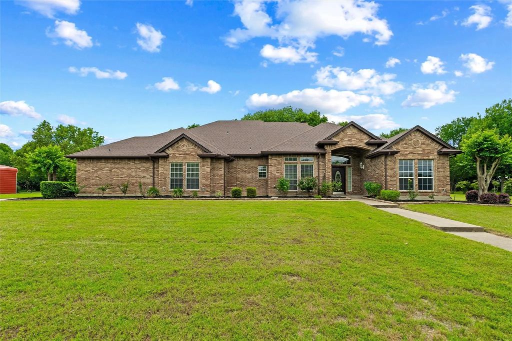 231 Ash Drive, Waxahachie