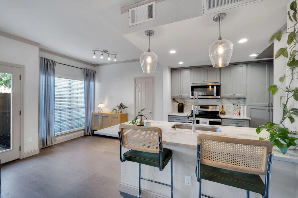 5619 Preston Oaks Road 802, Dallas