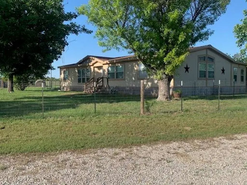 1521 Fm 590, Comanche