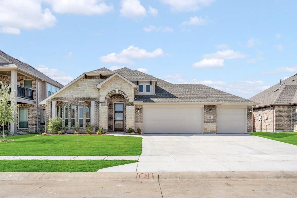 1011 Stonehaven Drive, Justin