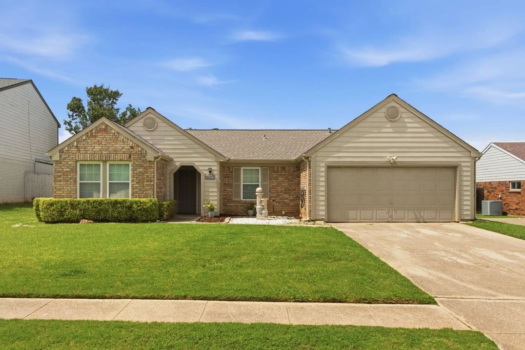 2627 Bayberry Lane, Euless