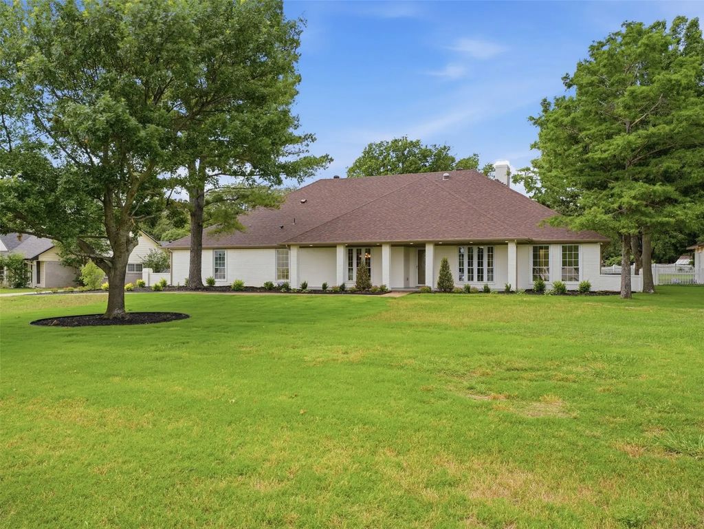 105 Meadow Oak Court, Double Oak