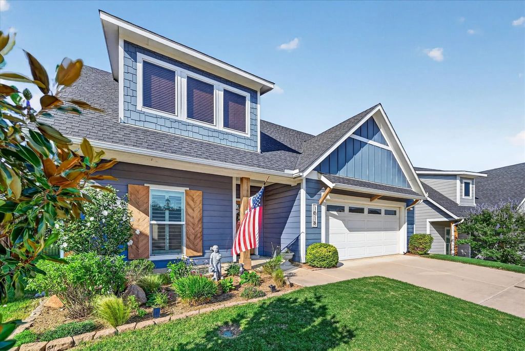 1018 Meadow Bend Loop N, Grapevine