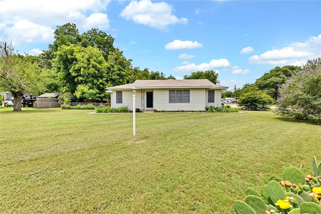 3041 Field Street, Haltom City