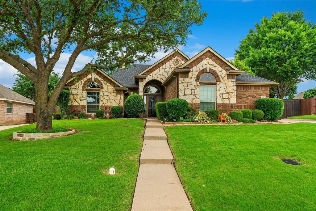 105 Daisey Lane, Justin