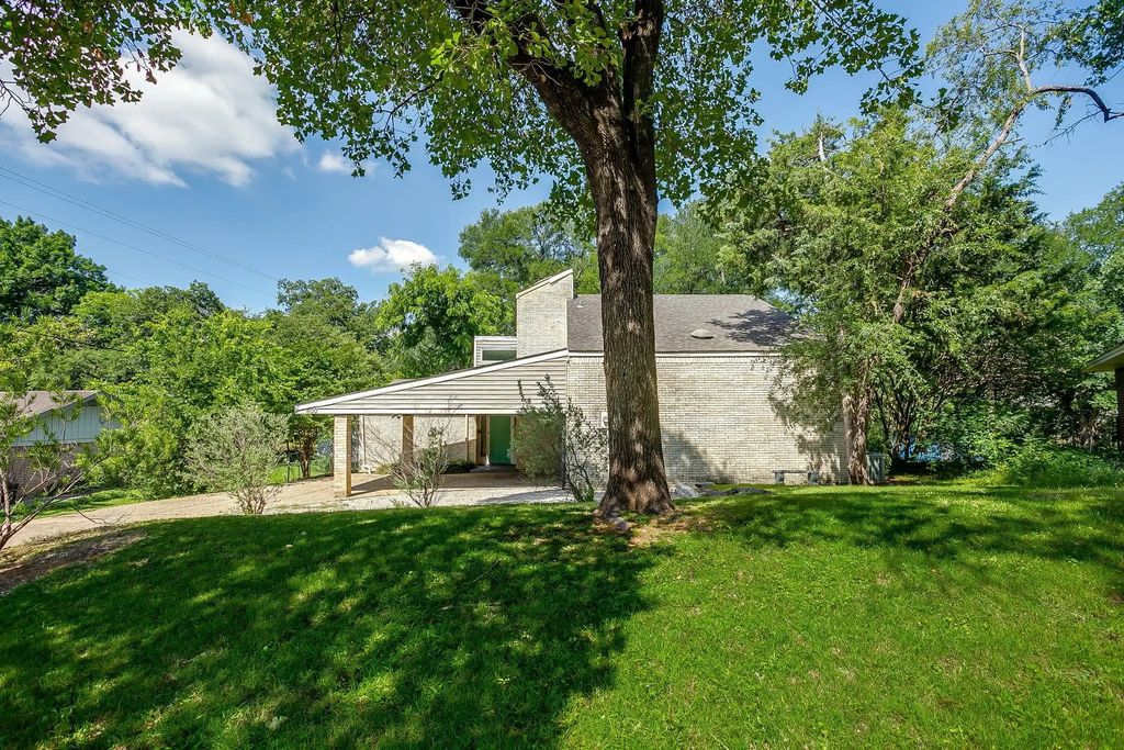 600 Eastcliff Drive, Euless